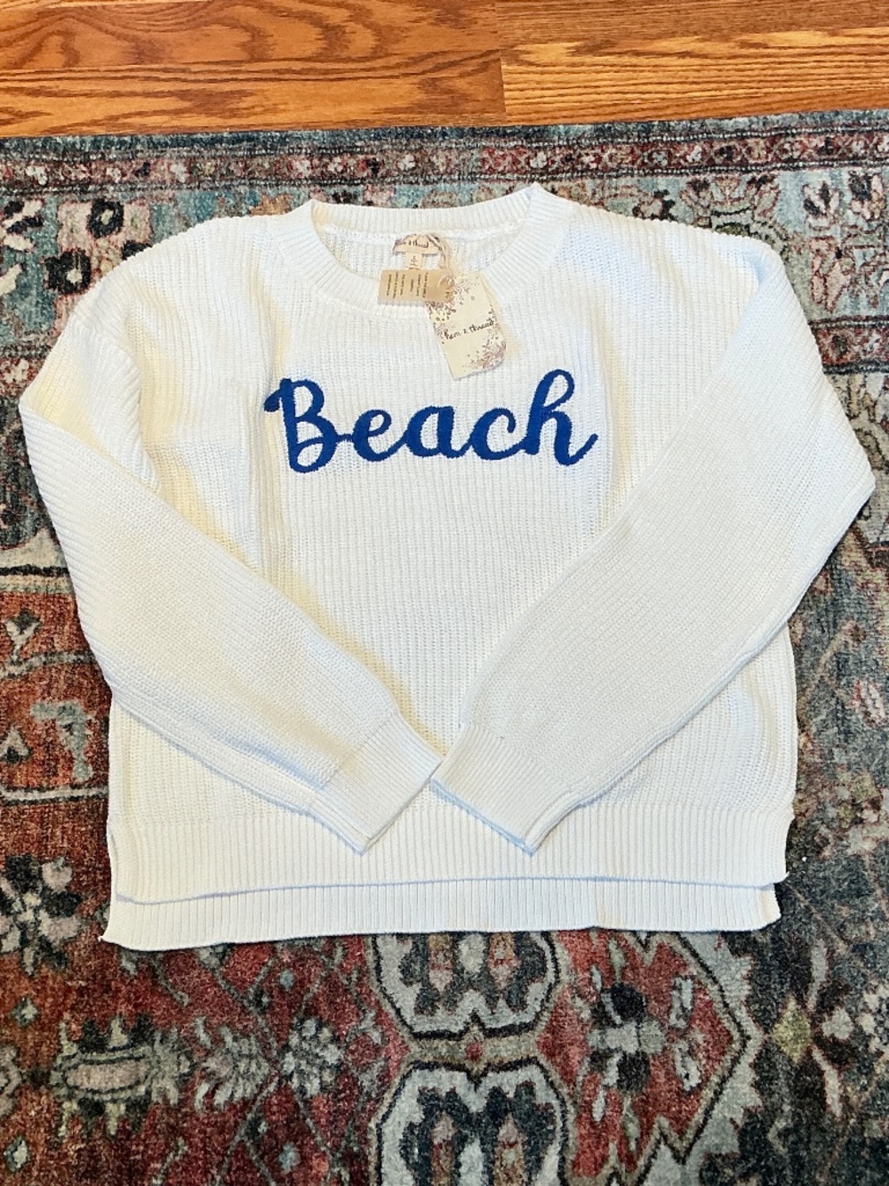 NWT BEACH Sweater White Size Large Style 38363